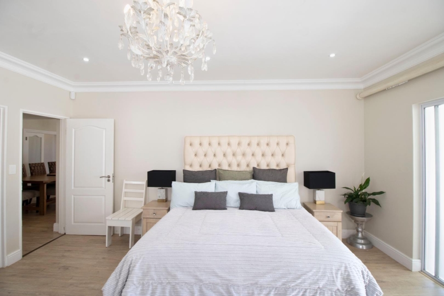 5 Bedroom Property for Sale in Sandbaai Western Cape